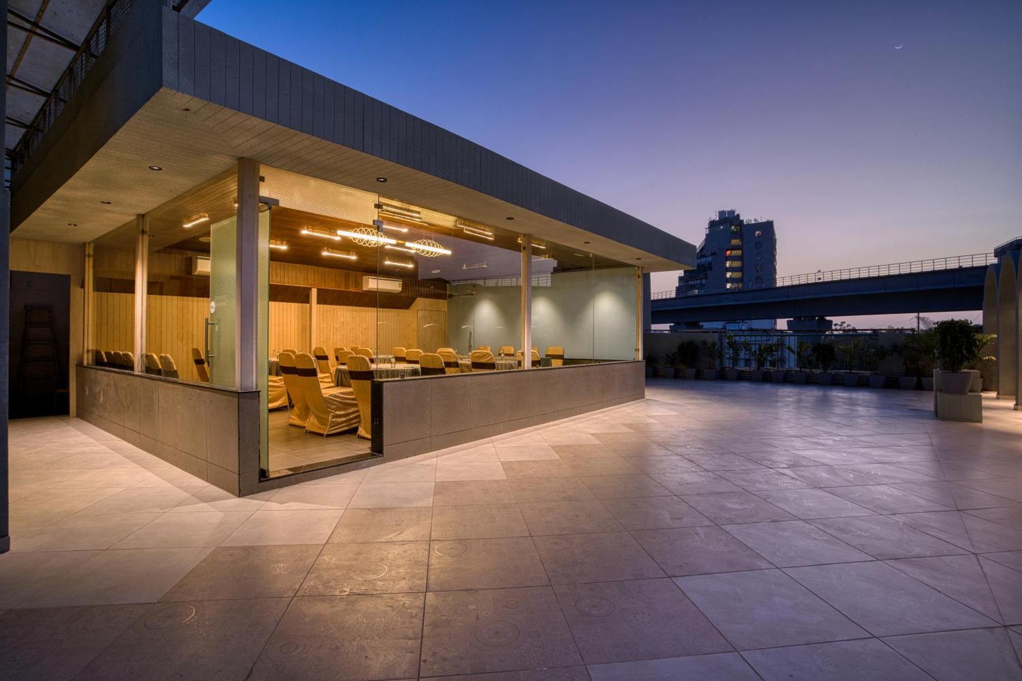 Exora Inn Ahmedabad Eksteriør bilde